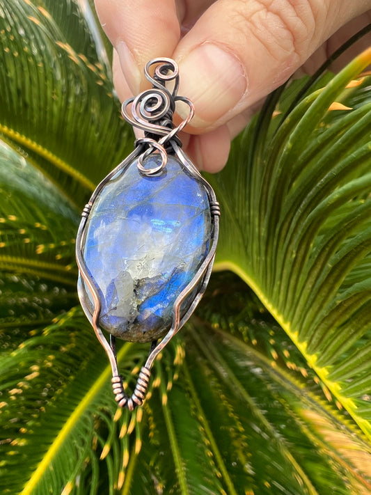 Blue Flash Labradorite
